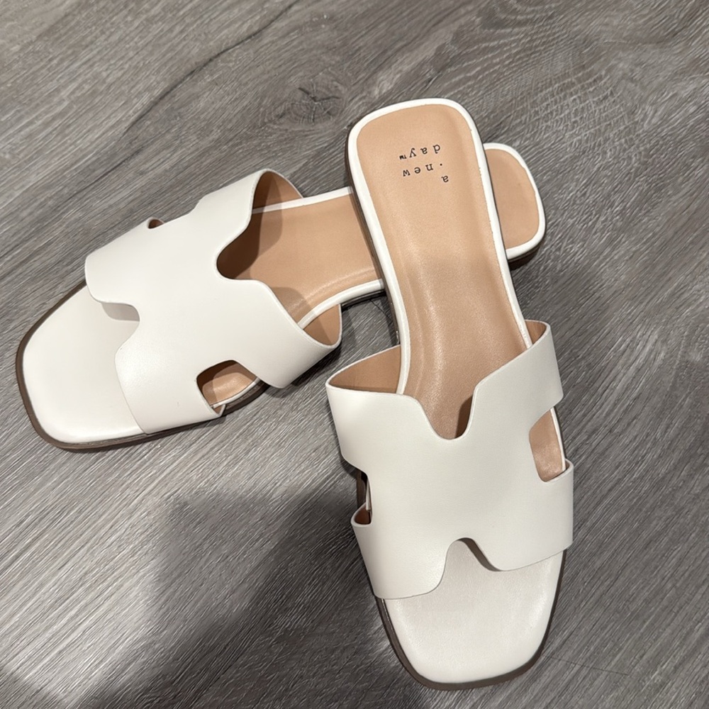 A New Day Women’s Nina H Band Sandals, White, Size 8 Wide, NEW without Box